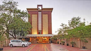  Hotel Sai Jashan  Ширди